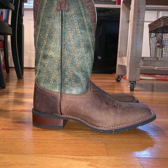 Boots - Picture 3 of 4